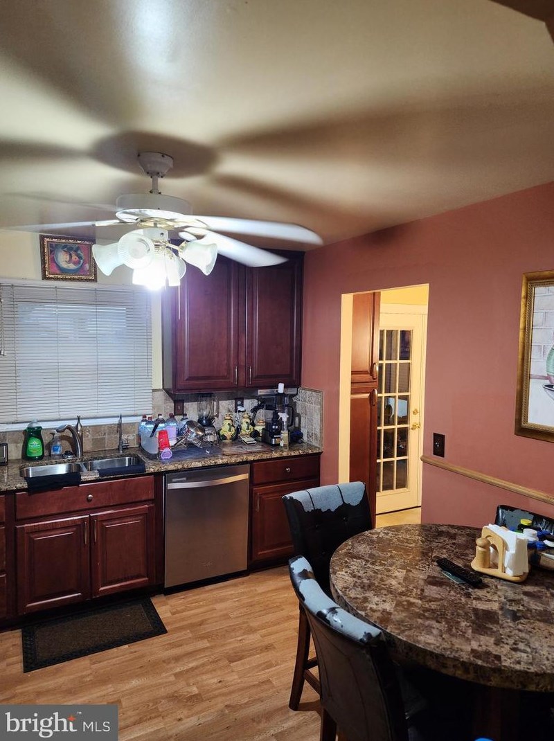 9507 Dalmatia Dr, Clinton MD  20735-4404 exterior