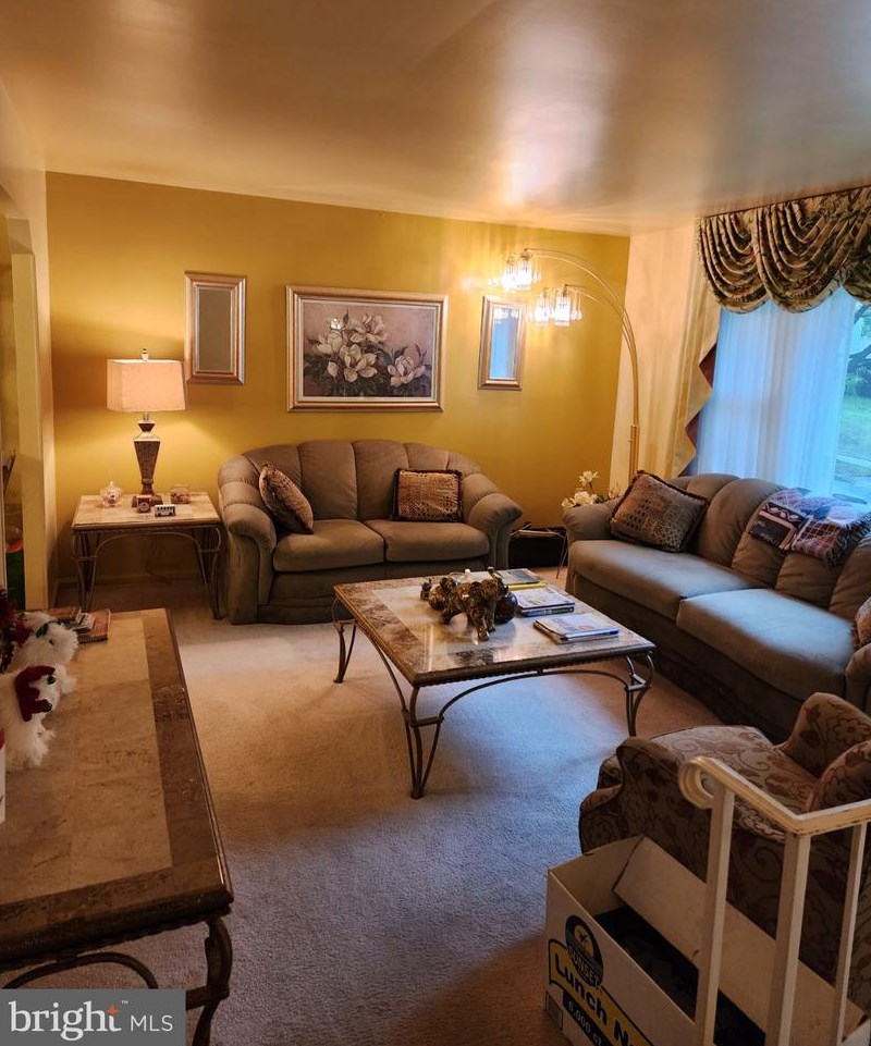 9507 Dalmatia Dr, Clinton MD  20735-4404 exterior