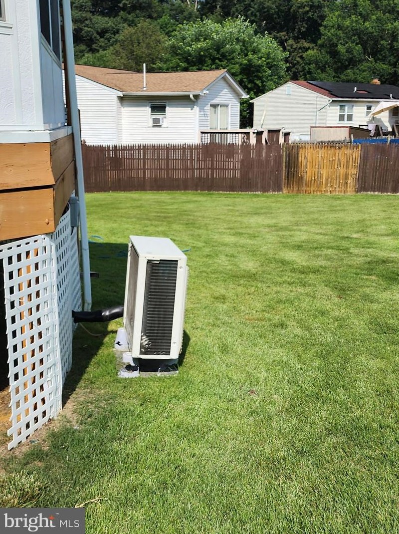 9507 Dalmatia Dr, Clinton MD  20735-4404 exterior