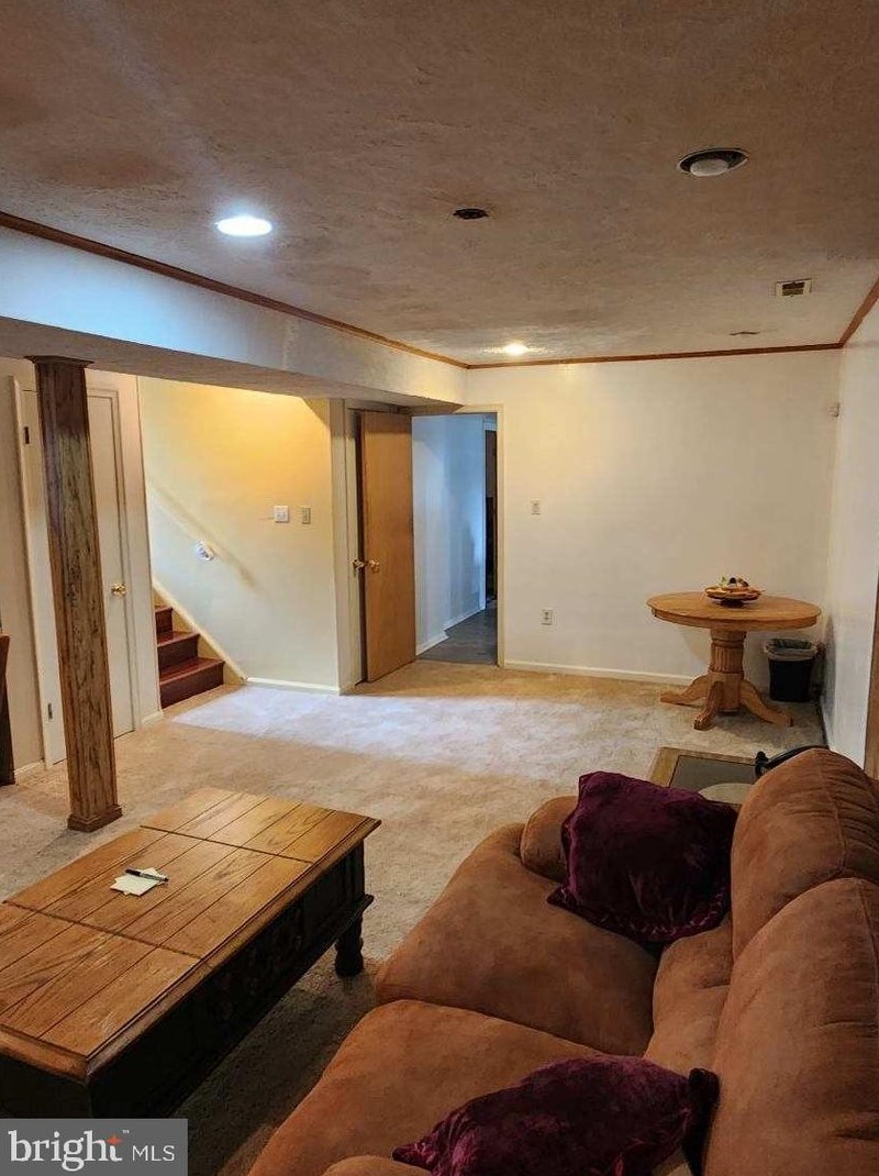 9507 Dalmatia Dr, Clinton MD  20735-4404 exterior