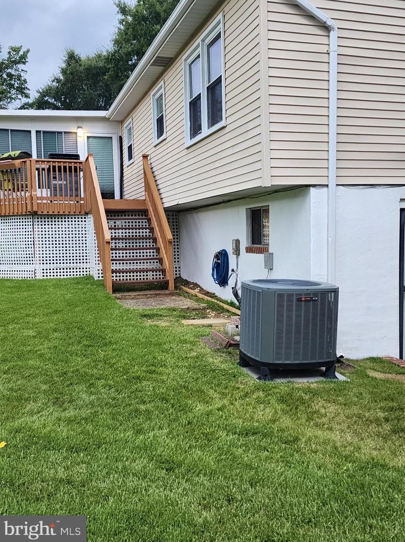 9507 Dalmatia Dr, Clinton MD  20735-4404 exterior