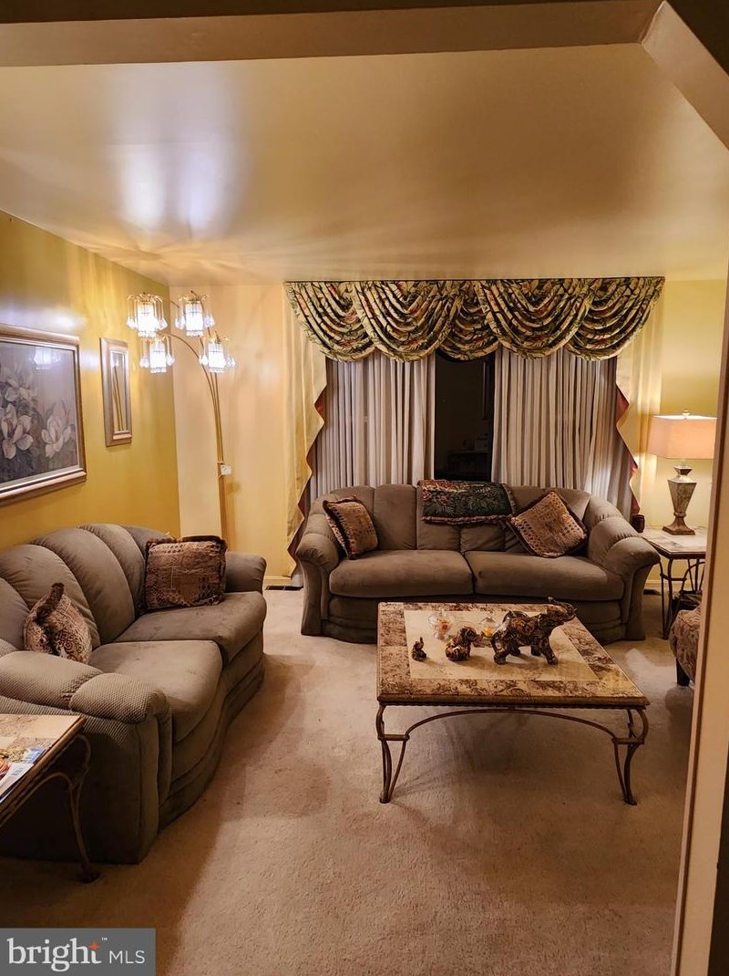 9507 Dalmatia Dr, Clinton MD  20735-4404 exterior