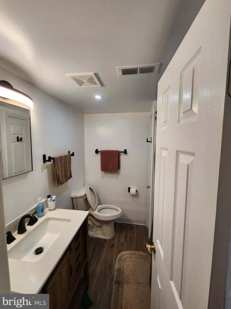 9507 Dalmatia Dr, Clinton MD  20735-4404 exterior