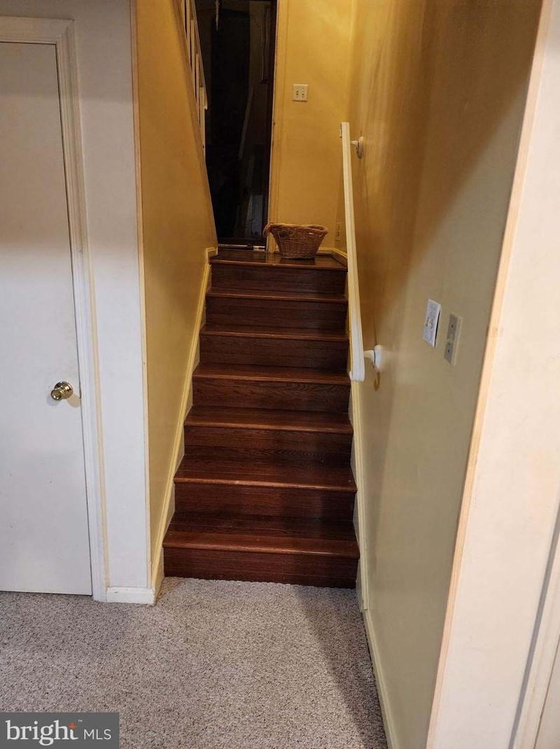 9507 Dalmatia Dr, Clinton MD  20735-4404 exterior