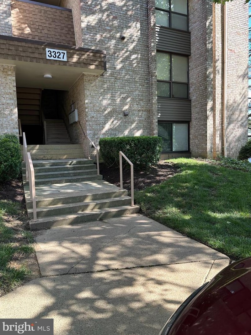 3327 Huntley Sq Dr #t, Temple Hills, MD 20748