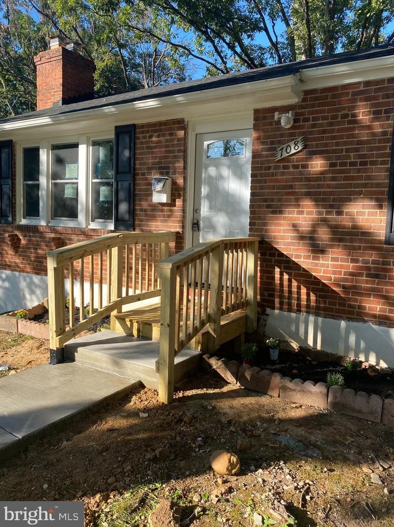 708 Modoc Ln, Oxon Hill, MD 20745