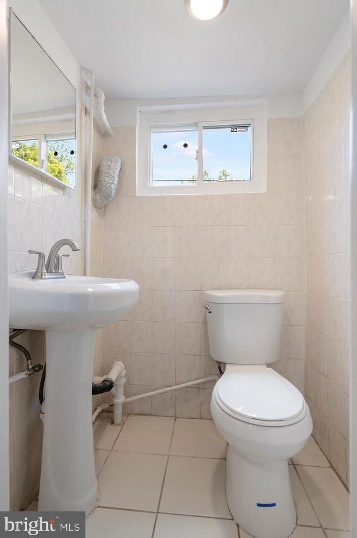 5202 Leverett St, Oxon Hill MD  20745-2032 exterior