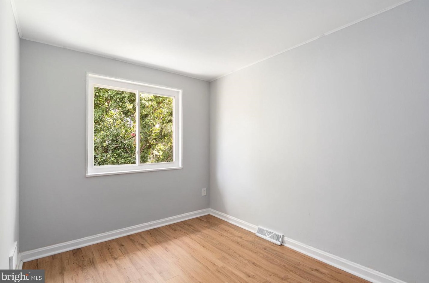 5202 Leverett St, Oxon Hill MD  20745-2032 exterior