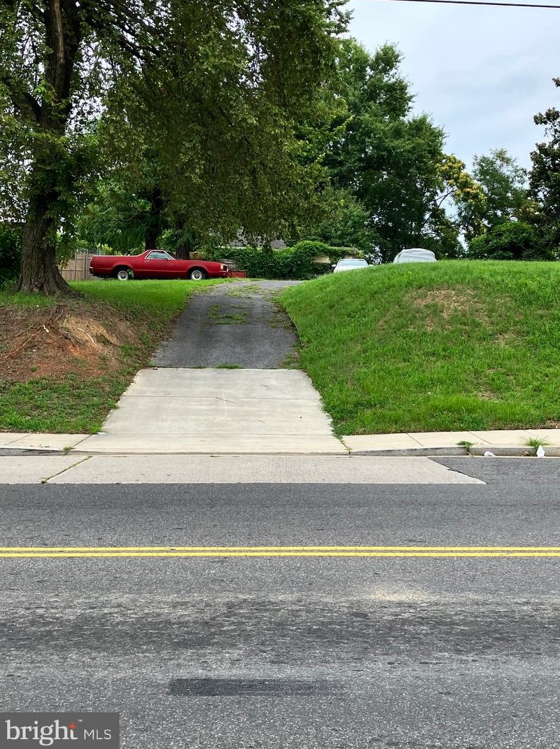 1105 Eastern Ave, Capitol Heights MD 20743-1033 exterior