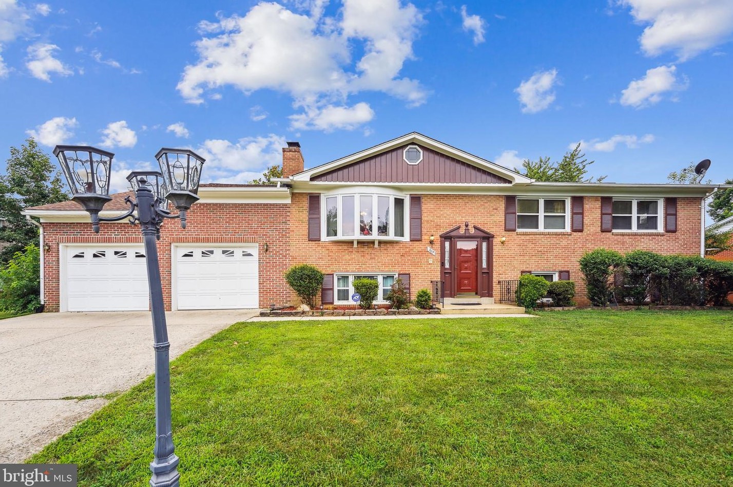 305 Dias Dr, Fort Washington, MD 20744-5113