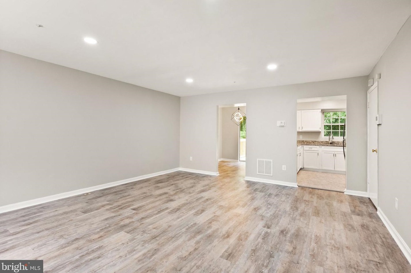 1018 Mornington Pl, Capitol Heights MD  20743-3053 exterior