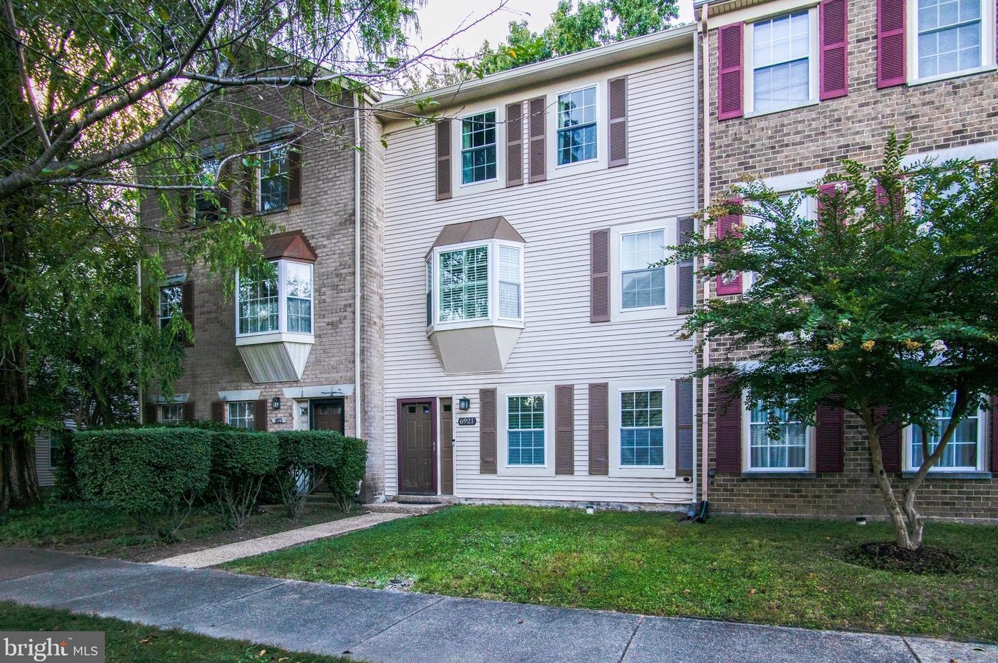6921 Storch Cir, Lanham, MD 20706-2129
