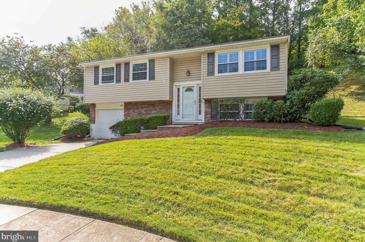 5701 Darlene Dr, Clinton, MD 20735-3702