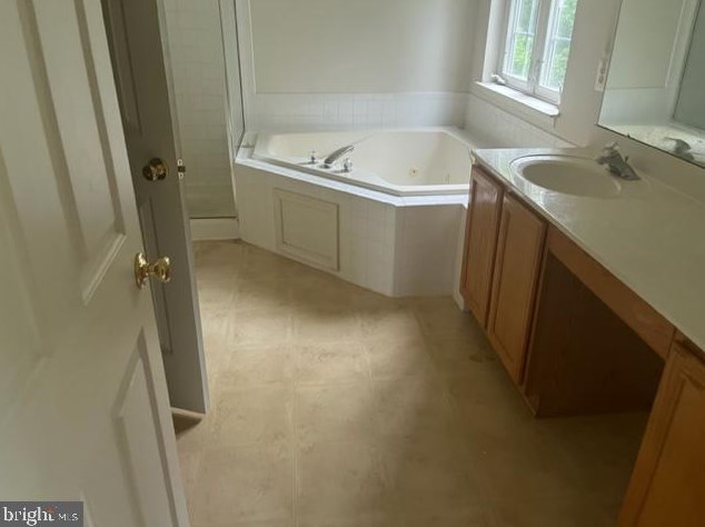 11914 Mary Catherine Dr, Clinton MD  20735-1018 exterior