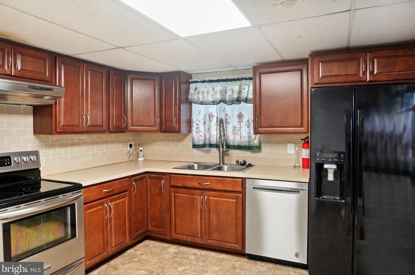 907 Rollins Ave, Capitol Heights MD  20743-4322 exterior