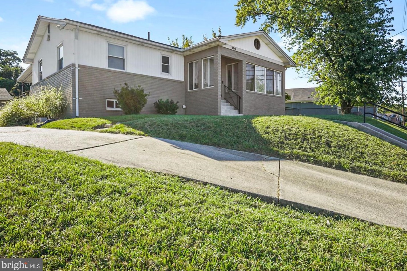 1400 Brooke Rd, Capitol Heights MD  20743-4130 exterior