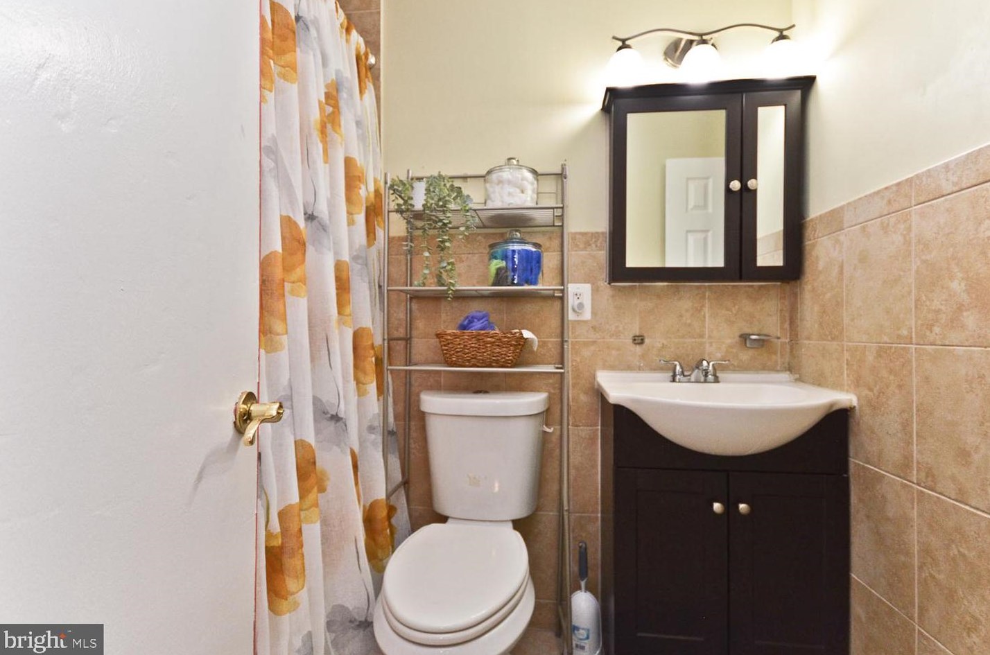 6904 Drylog St, Capitol Heights MD  20743-2403 exterior