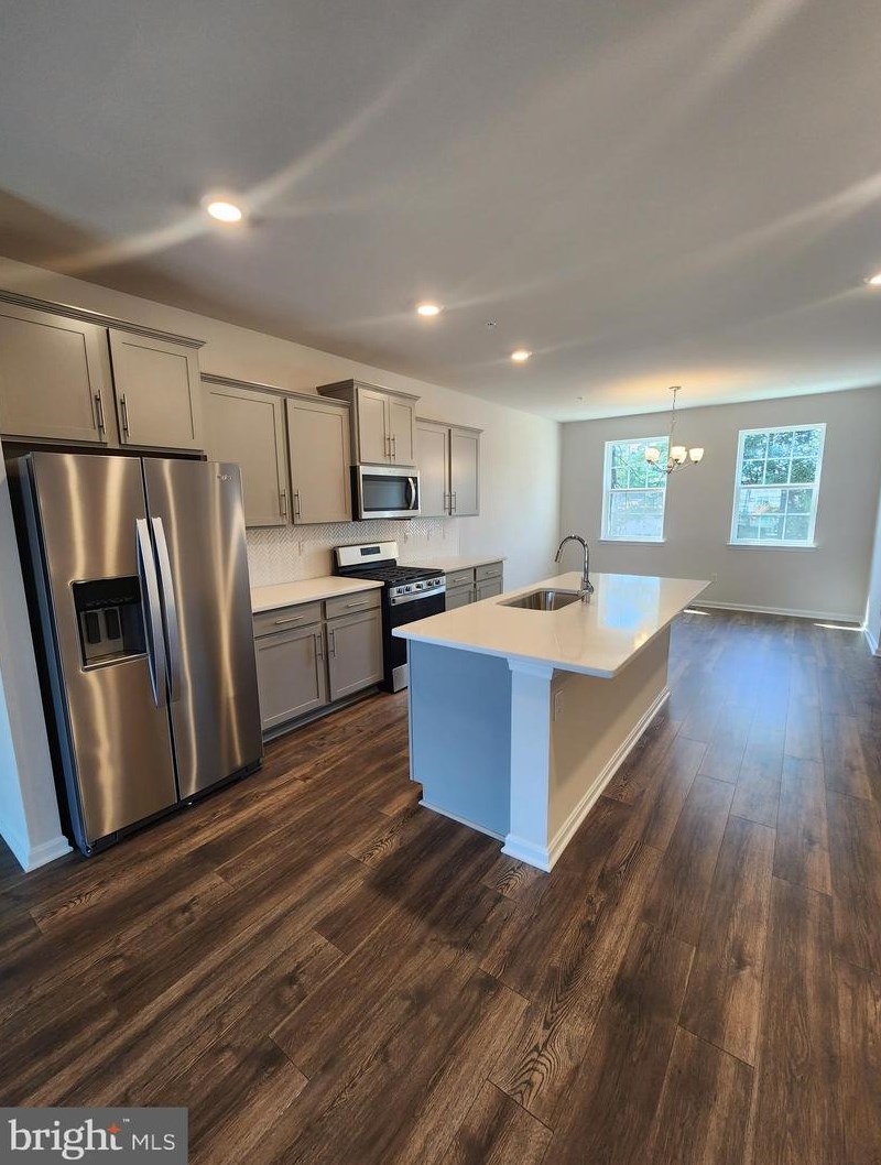 8752 Mimosa Ave, Clinton, MD 20735-2647