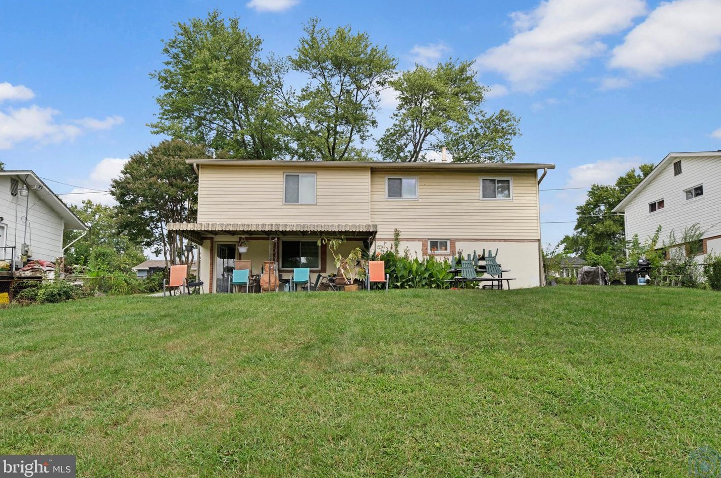 6815 Drylog St, Capitol Heights MD 20743-2401 exterior