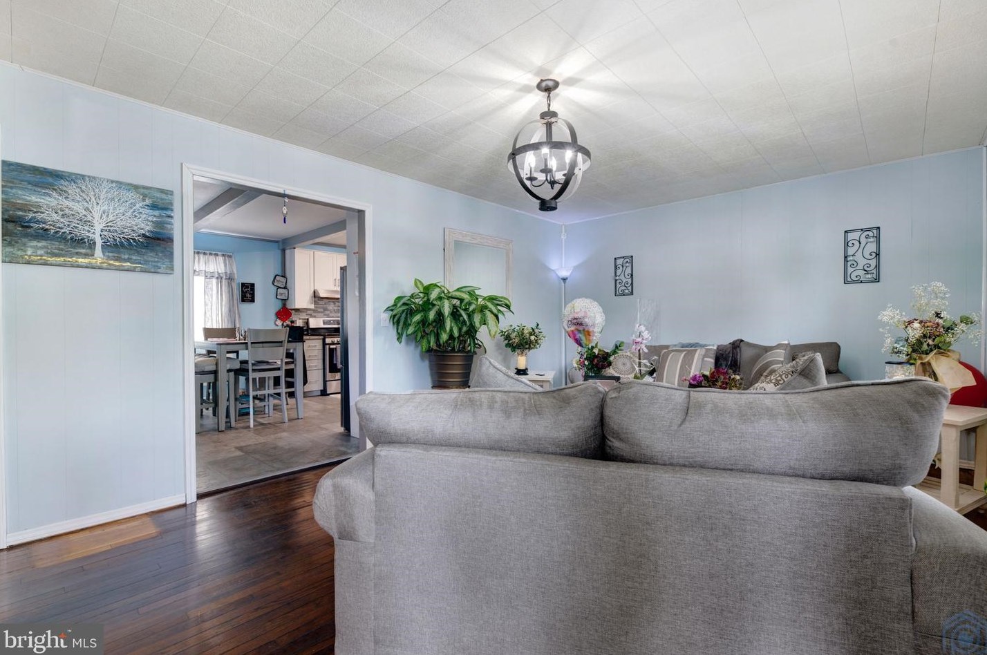 6815 Drylog St, Capitol Heights MD 20743-2401 exterior