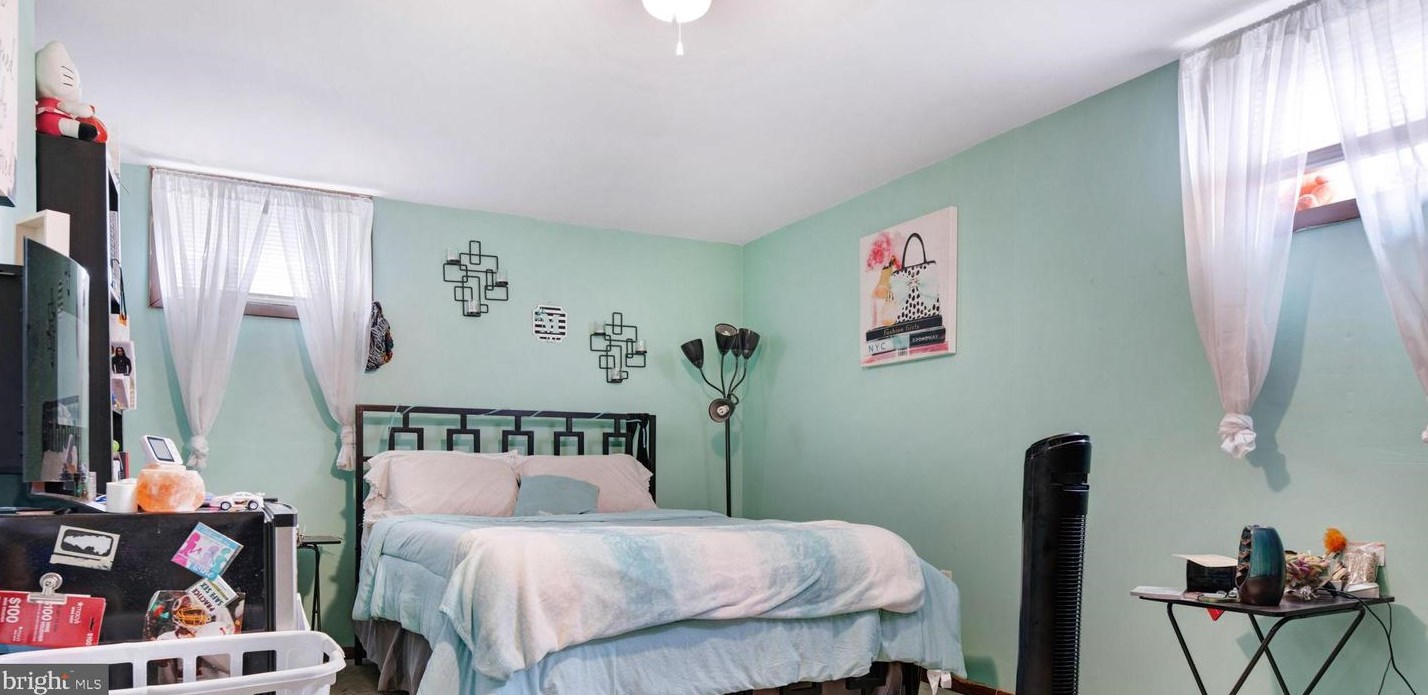 6815 Drylog St, Capitol Heights MD 20743-2401 exterior