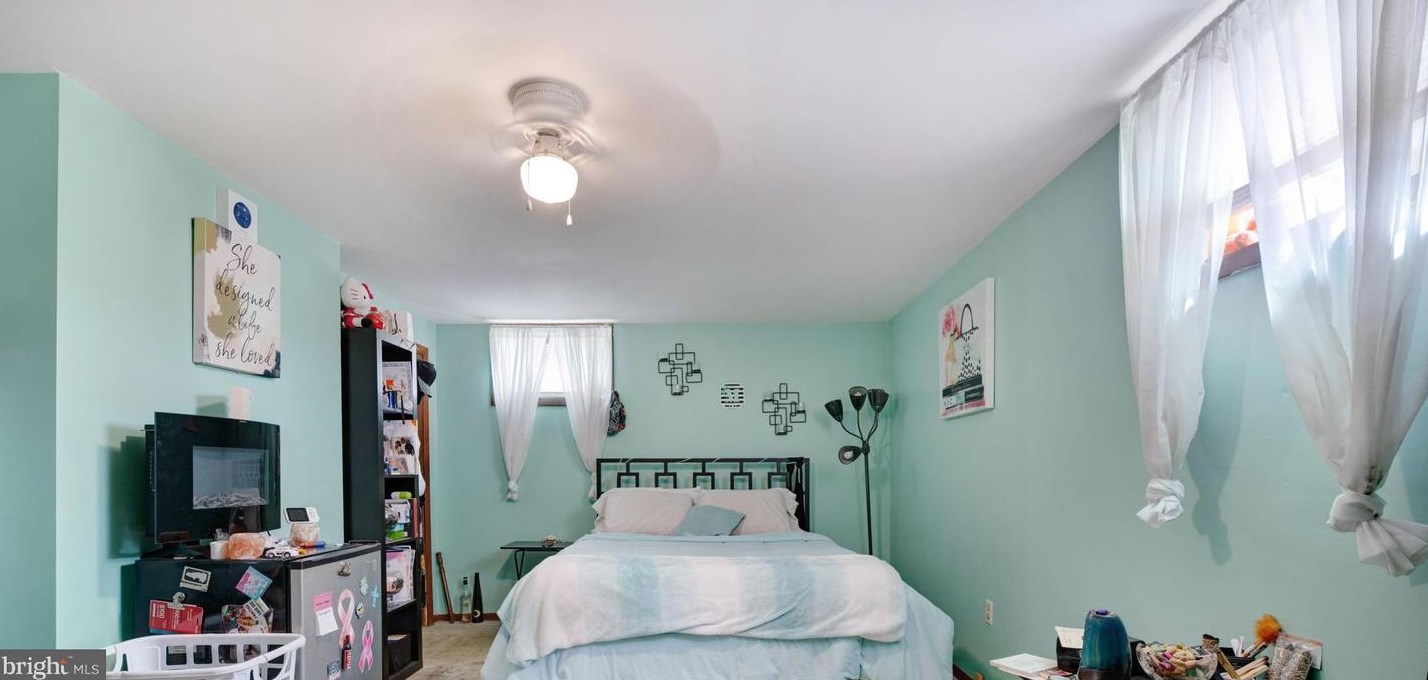 6815 Drylog St, Capitol Heights MD 20743-2401 exterior