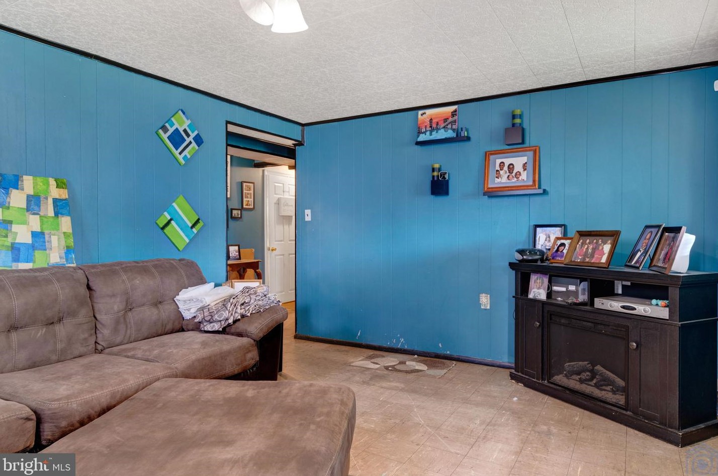 6815 Drylog St, Capitol Heights MD 20743-2401 exterior