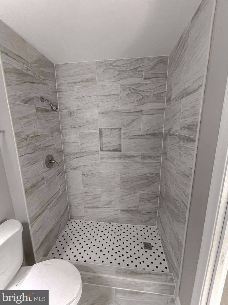 7605 Fox Hunt Ct, Clinton MD 20735-3063 exterior