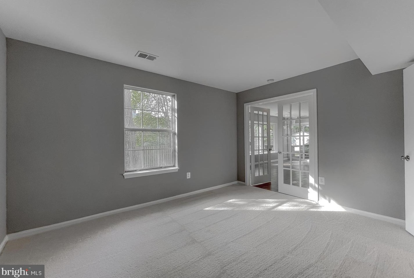 7605 Fox Hunt Ct, Clinton MD 20735-3063 exterior