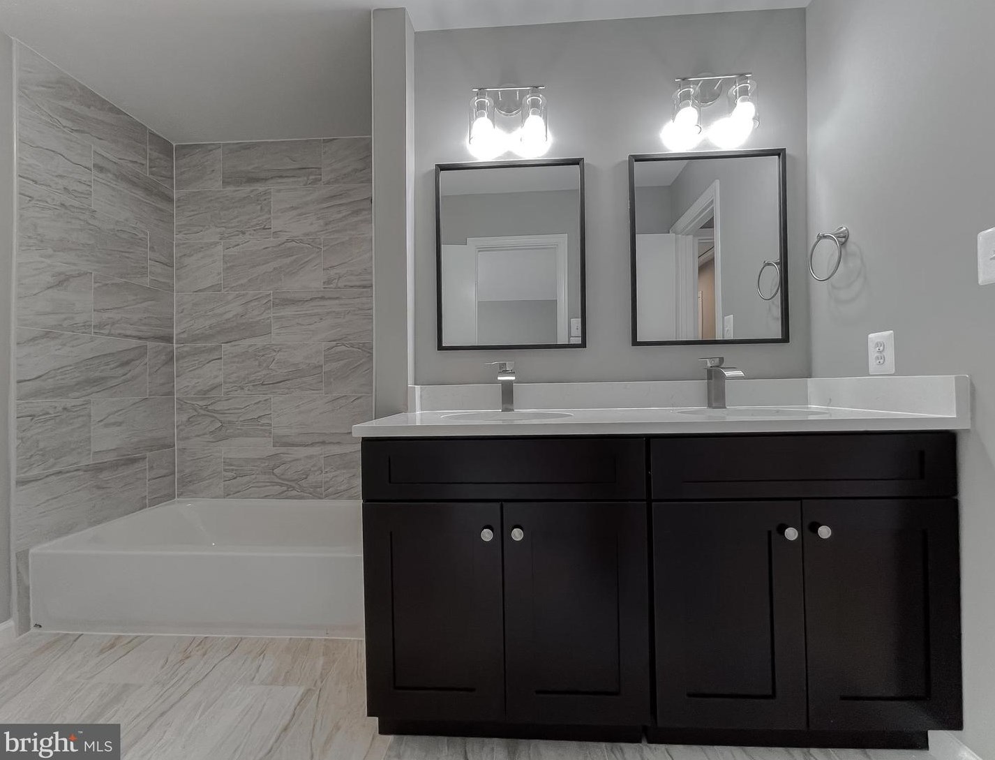 7605 Fox Hunt Ct, Clinton MD 20735-3063 exterior