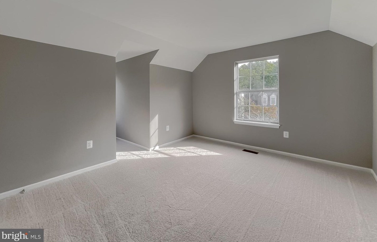 7605 Fox Hunt Ct, Clinton MD 20735-3063 exterior