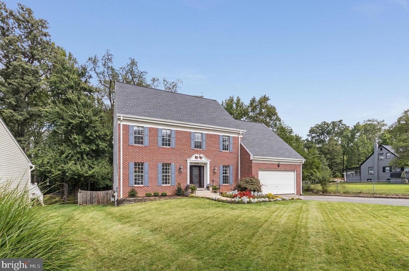 8910 Spring Ave, Lanham, MD 20706-2811