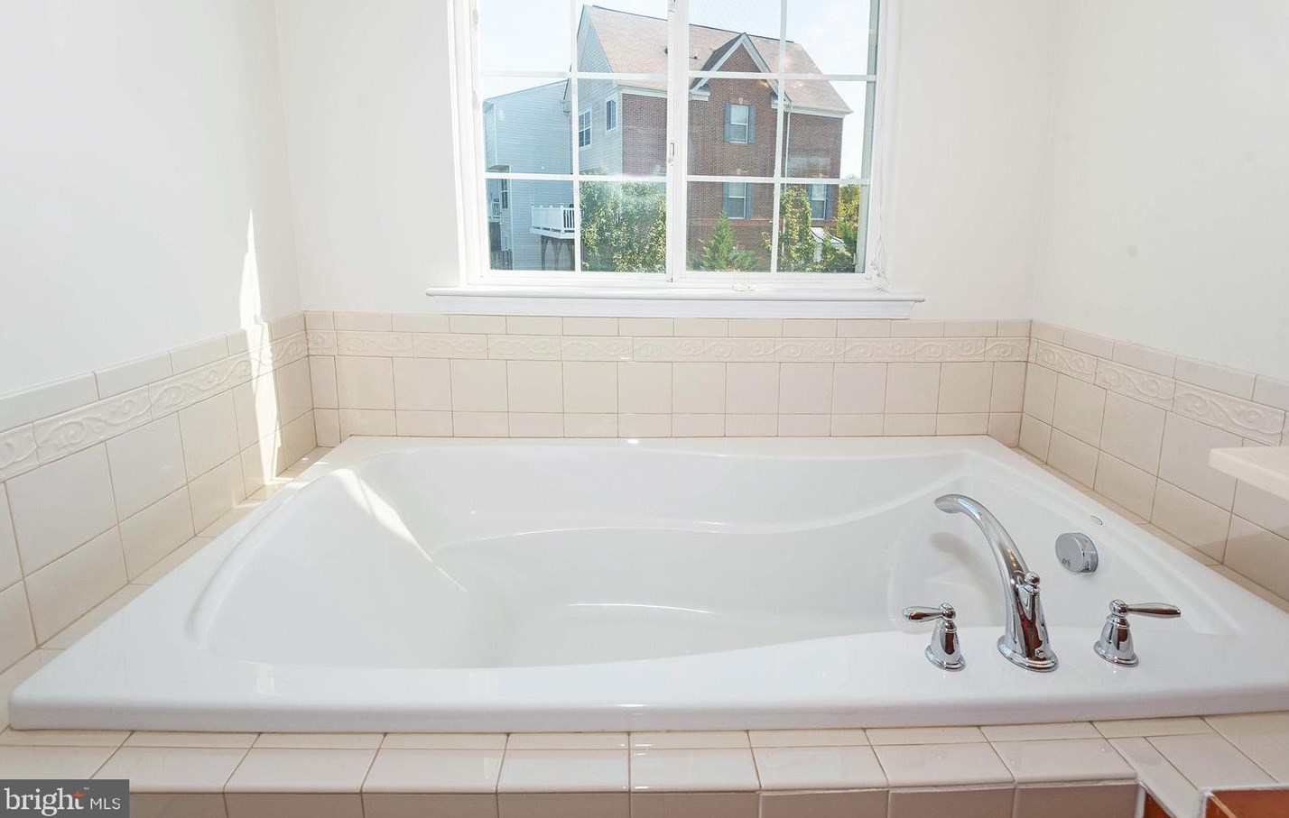 101 Gray St, Capitol Heights MD 20743-1213 exterior