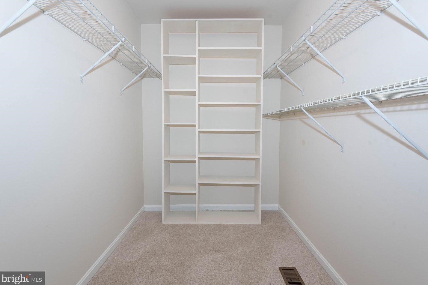 101 Gray St, Capitol Heights MD 20743-1213 exterior