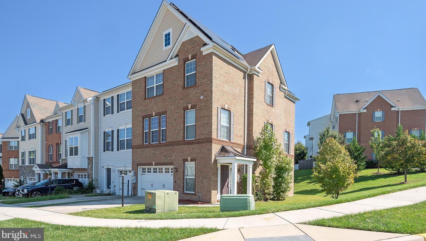 101 Gray St, Capitol Heights, MD 20743-1213