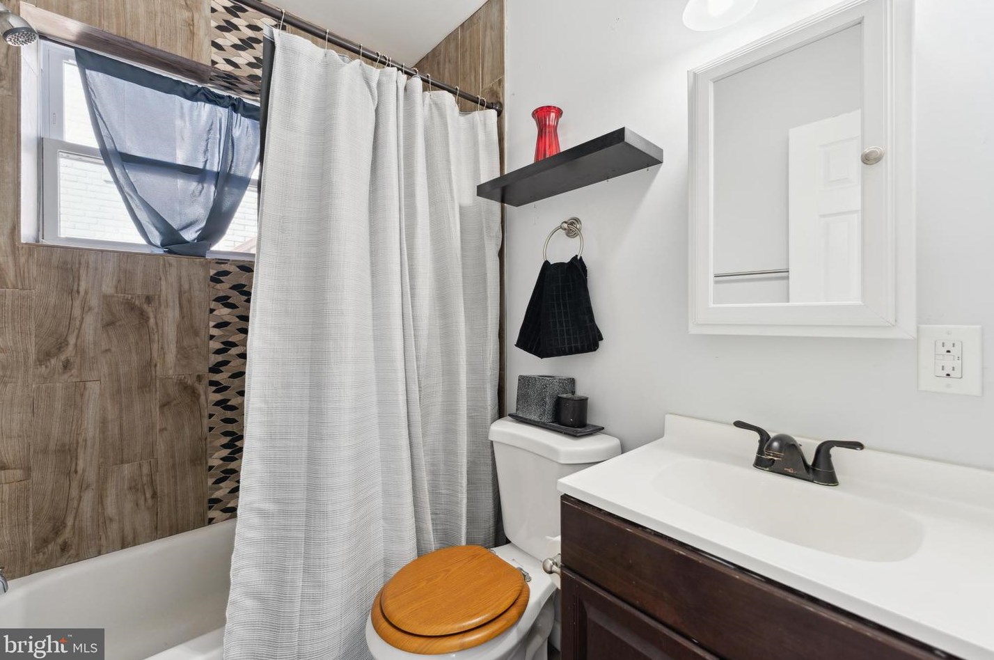 4219 Vine St, Capitol Heights MD 20743-5833 exterior