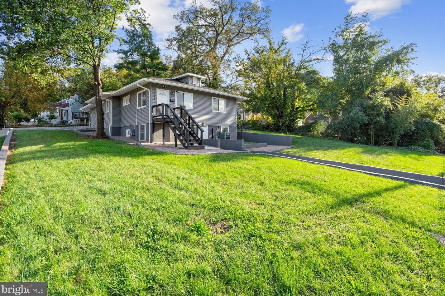 6123 Drylog St, Capitol Heights, MD 20743-2250