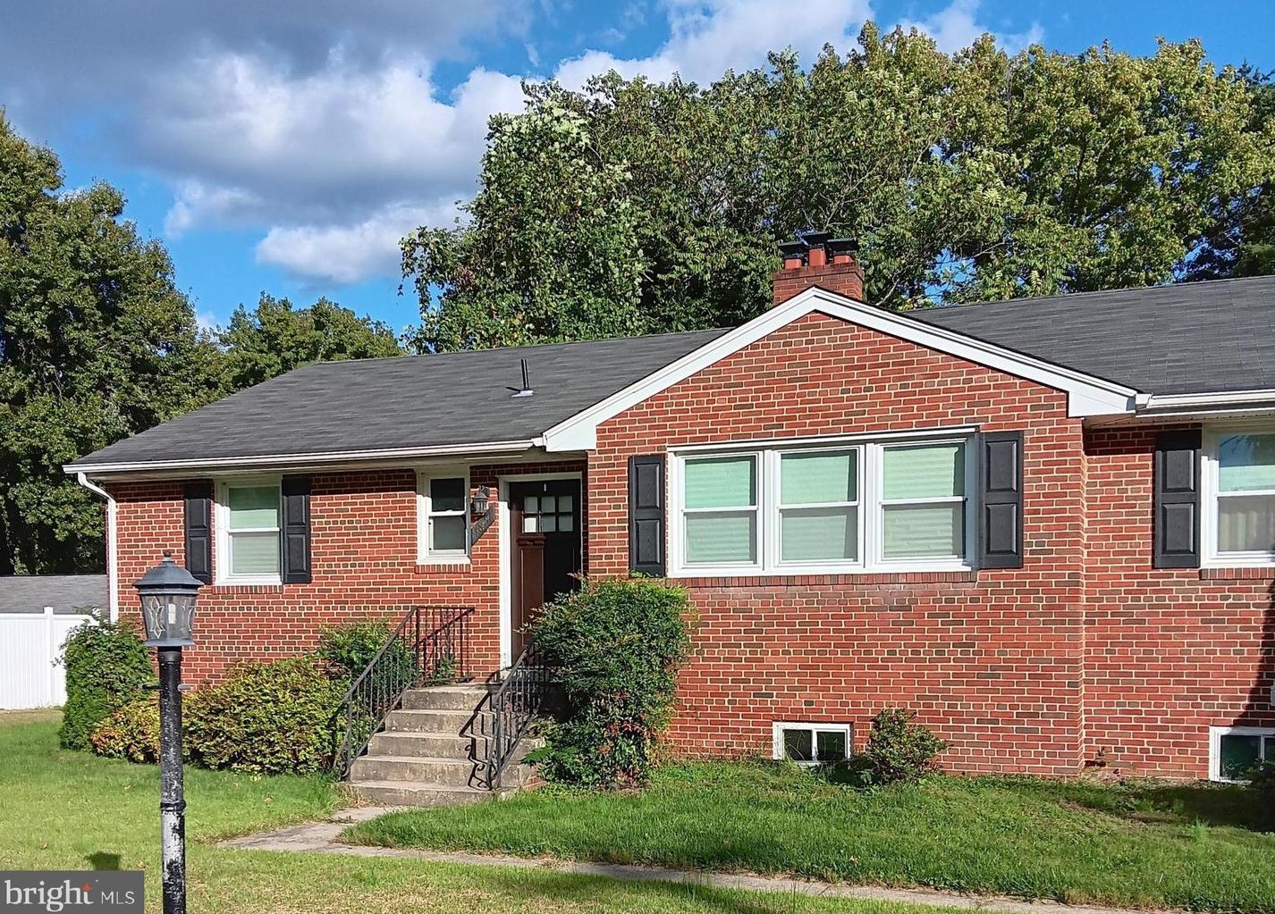 4817 Henderson Rd, Temple Hills, MD 20748-2106