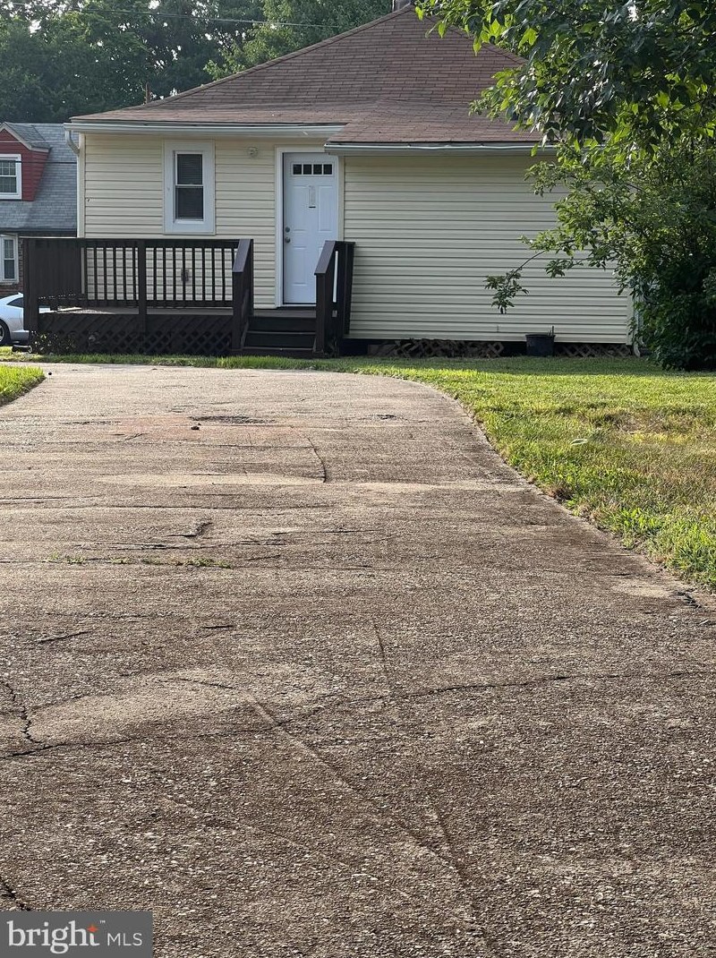 7103 Fresno St, Capitol Heights MD  20743-1746 exterior