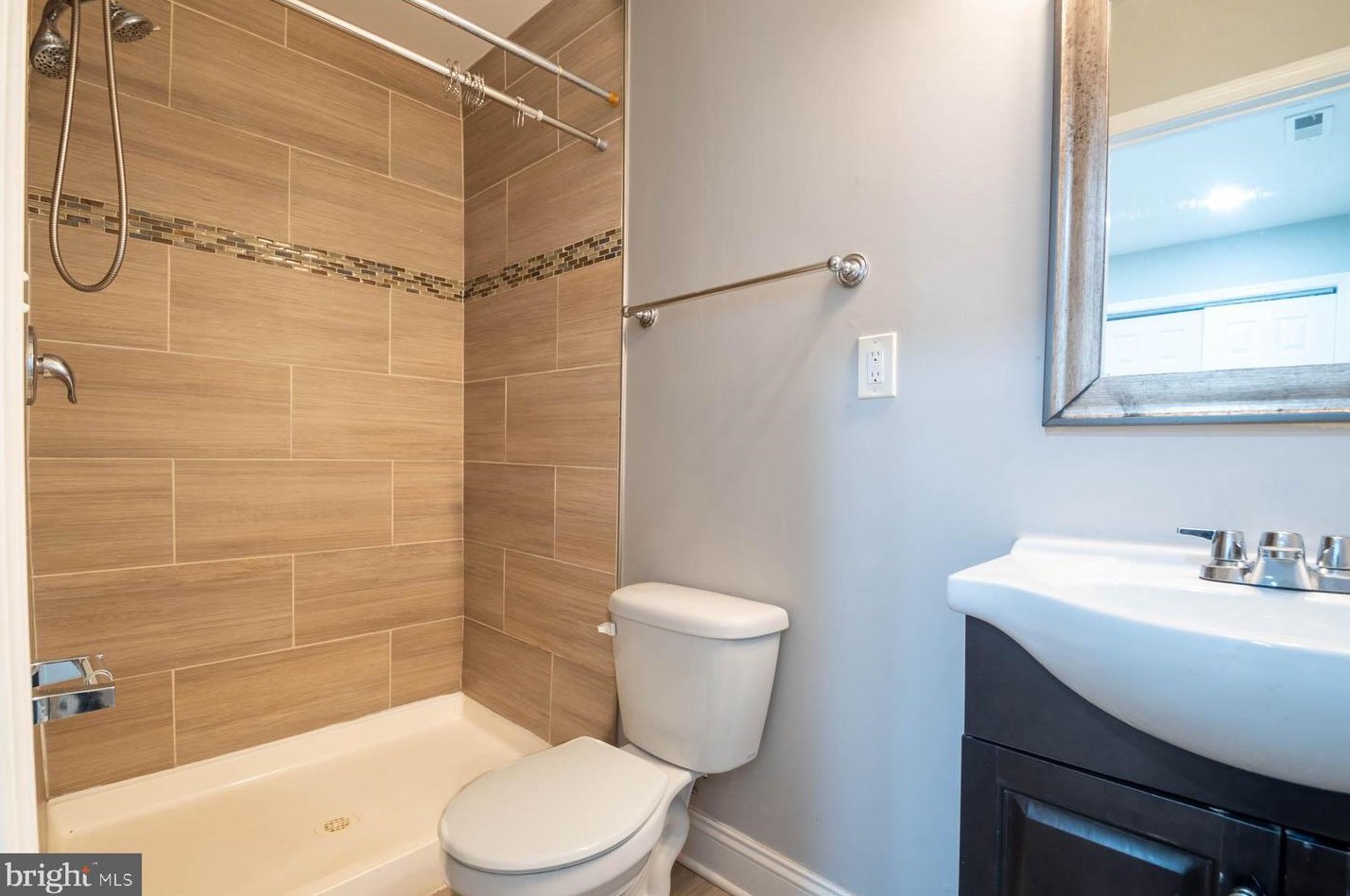 5031 Emo St, Capitol Heights MD  20743-2858 exterior