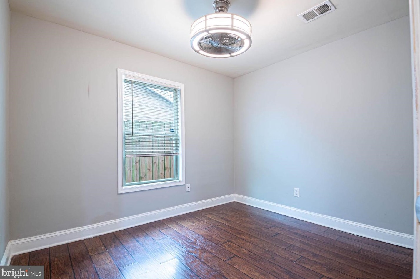 5031 Emo St, Capitol Heights MD  20743-2858 exterior