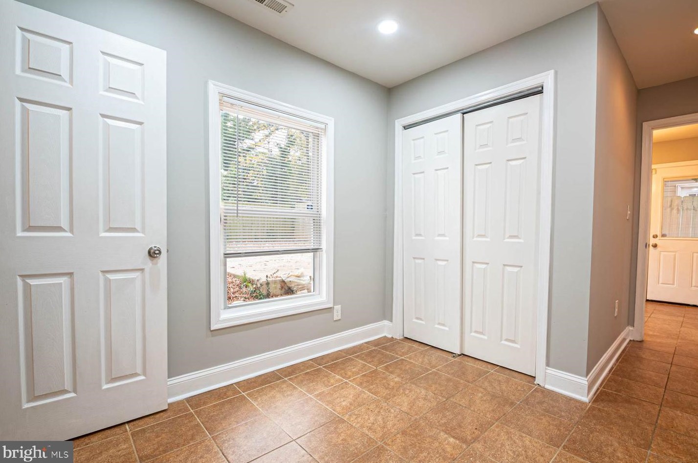 5031 Emo St, Capitol Heights MD  20743-2858 exterior