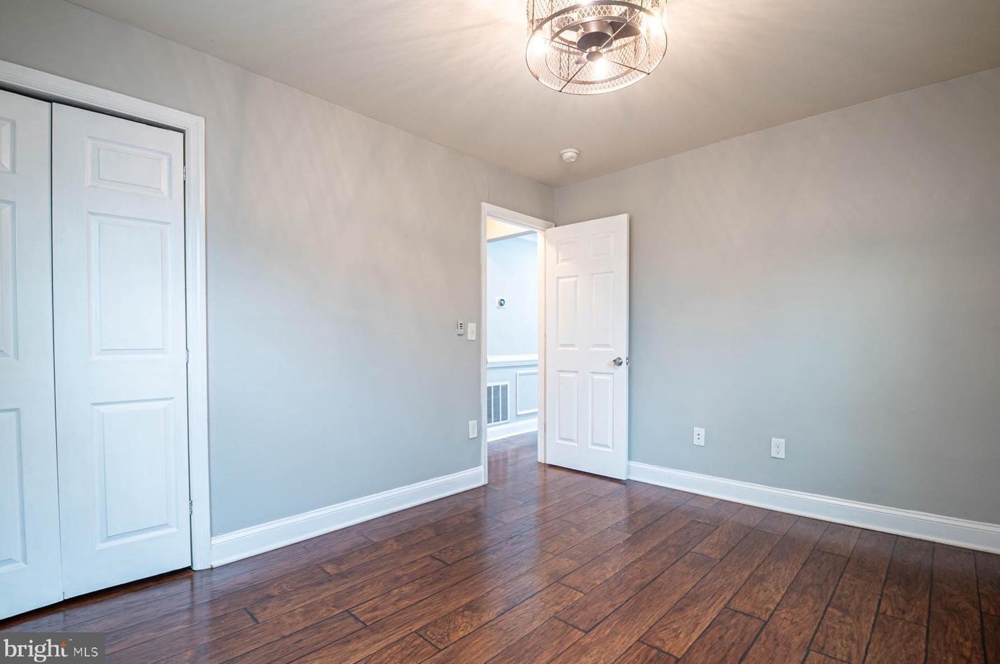 5031 Emo St, Capitol Heights MD  20743-2858 exterior