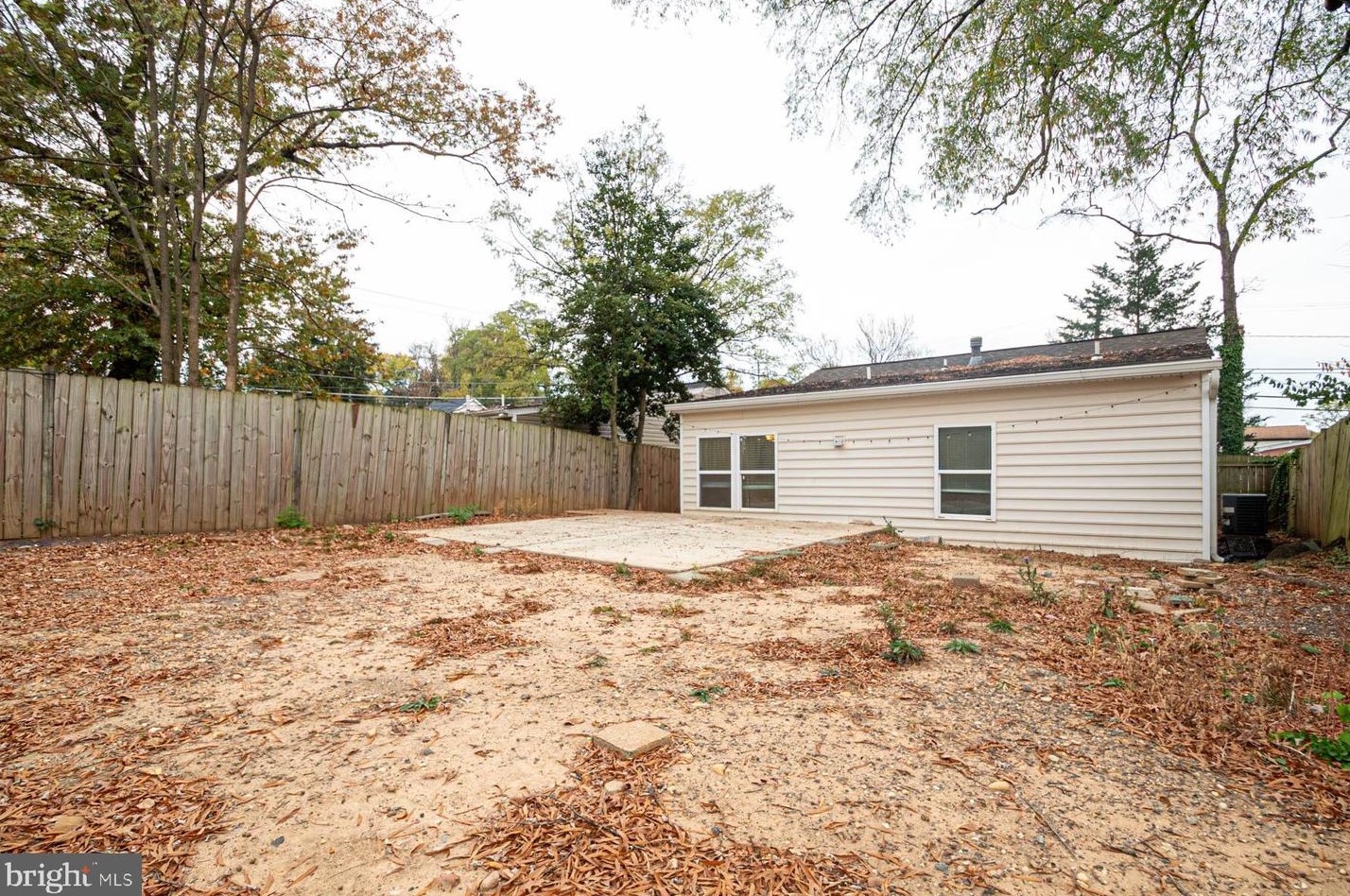 5031 Emo St, Capitol Heights MD  20743-2858 exterior