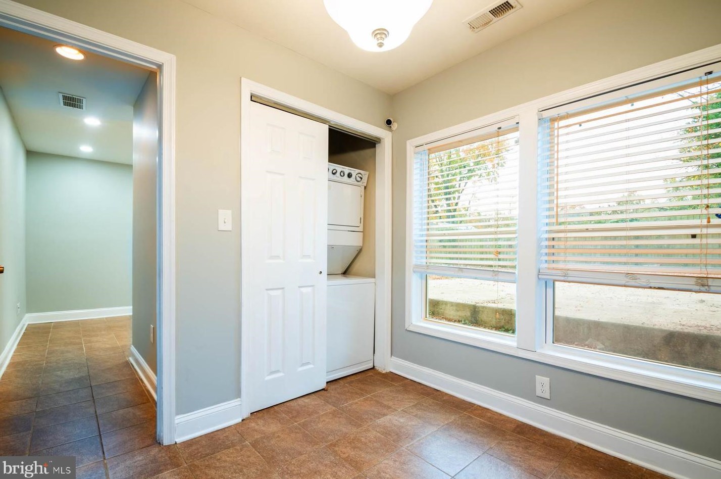 5031 Emo St, Capitol Heights MD  20743-2858 exterior