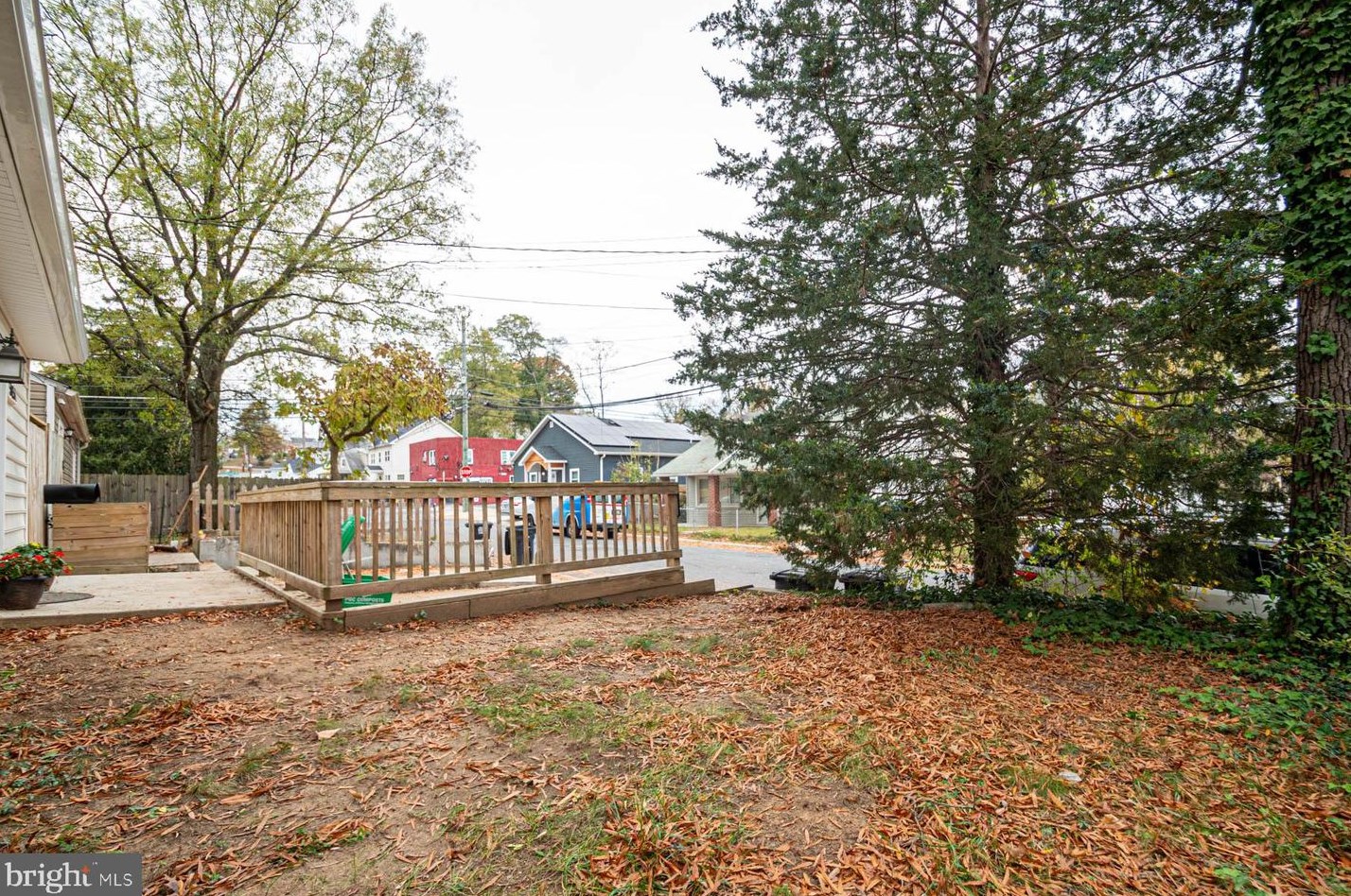 5031 Emo St, Capitol Heights MD  20743-2858 exterior