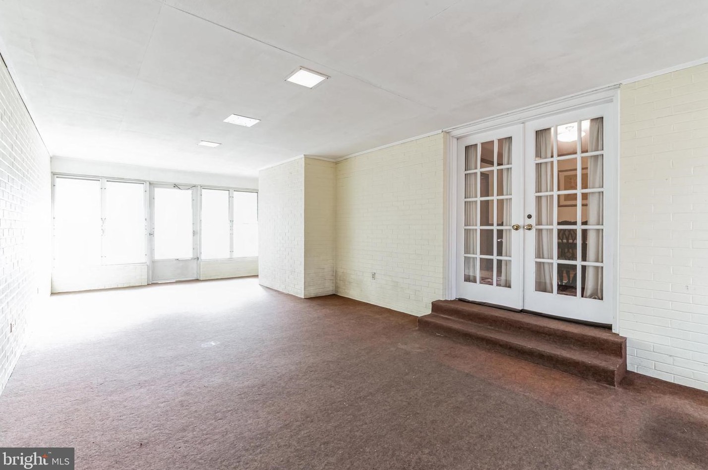 8006 Holly Ln, Clinton MD  20735-3129 exterior