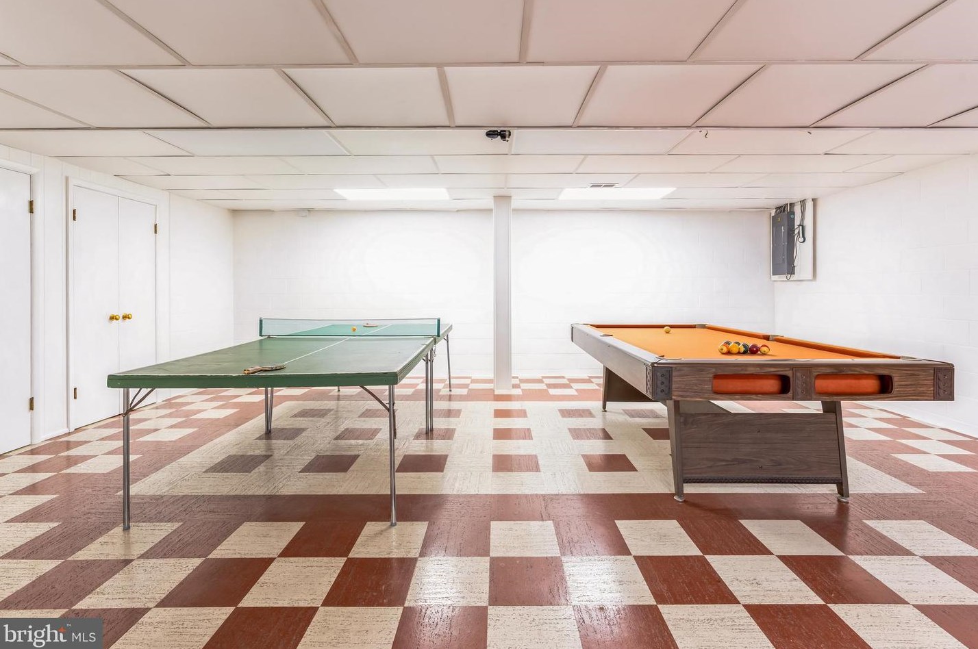 8006 Holly Ln, Clinton MD  20735-3129 exterior