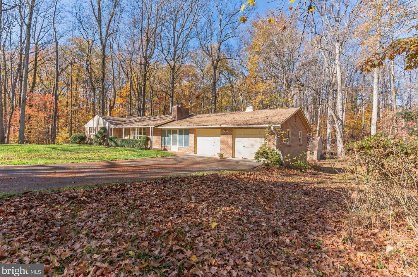 8006 Holly Ln, Clinton, MD 20735-3129