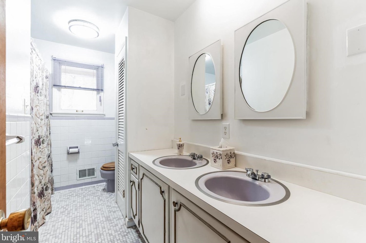 8006 Holly Ln, Clinton MD  20735-3129 exterior